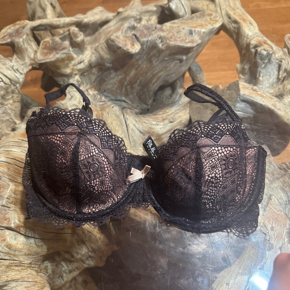 Black Lace Underwire Bra with Nude Lining - Unbranded